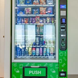 QFV 50 Premium Combination Vending Machine — view 2